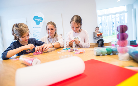 Bastelstunde mit den Kindern aus dem Quartier. Bastelstunde mit den Kindern aus dem Quartier.