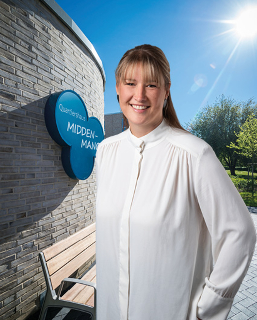 Ansprechpartnerin Vivien Behrens. Ansprechpartnerin Vivien Behrens